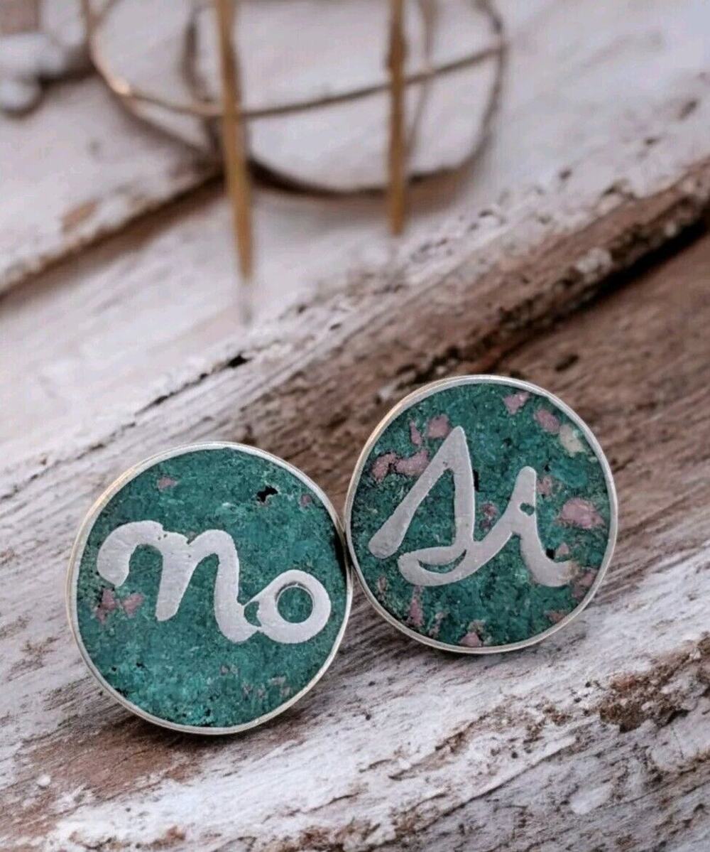 Vtg Crushed Malachite Alpaca Silver Earrings Screw Back Old Mexico Si No 1940s